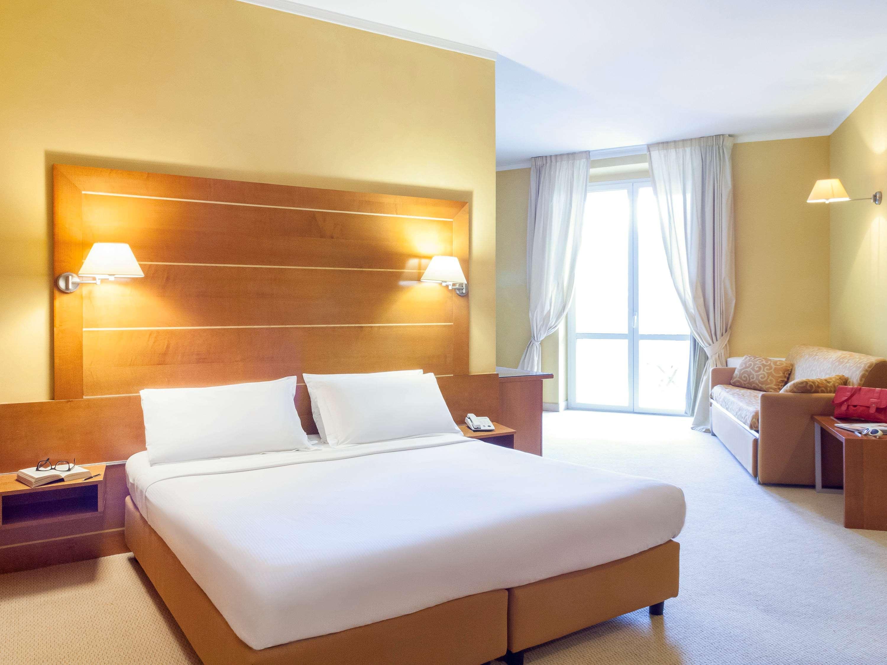 Ibis Styles Bari Giovinazzo Hotel Bagian luar foto