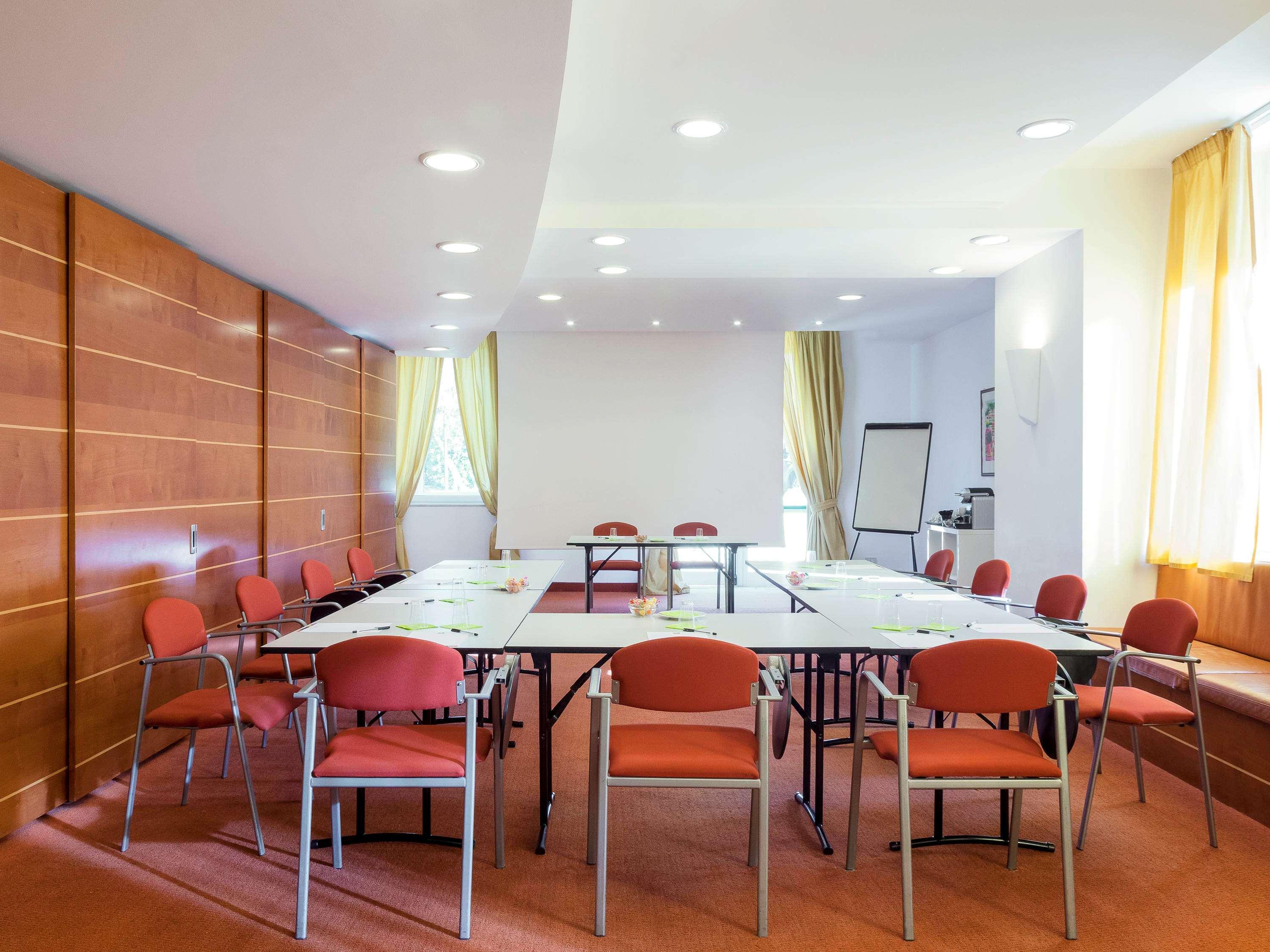 Ibis Styles Bari Giovinazzo Hotel Bagian luar foto