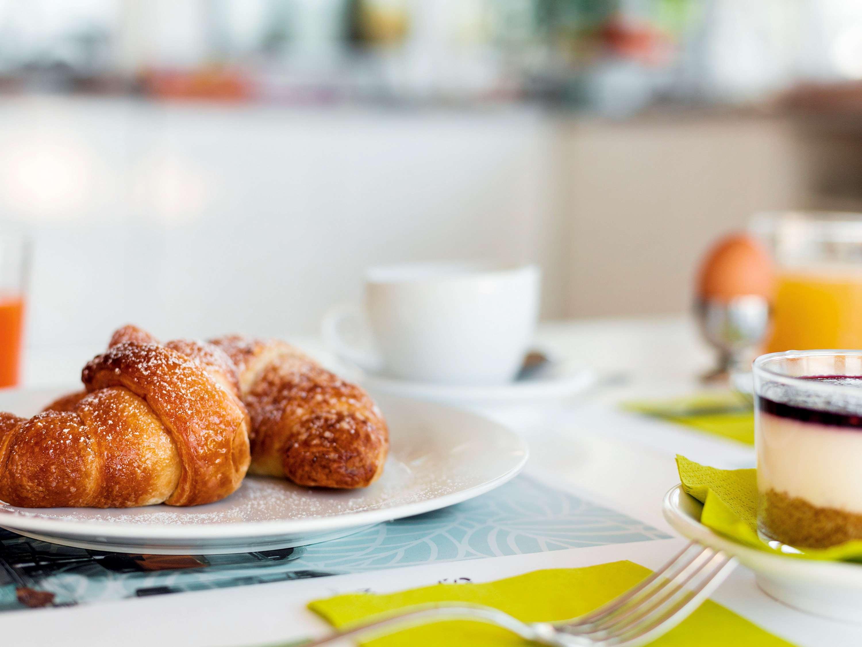 Ibis Styles Bari Giovinazzo Hotel Bagian luar foto