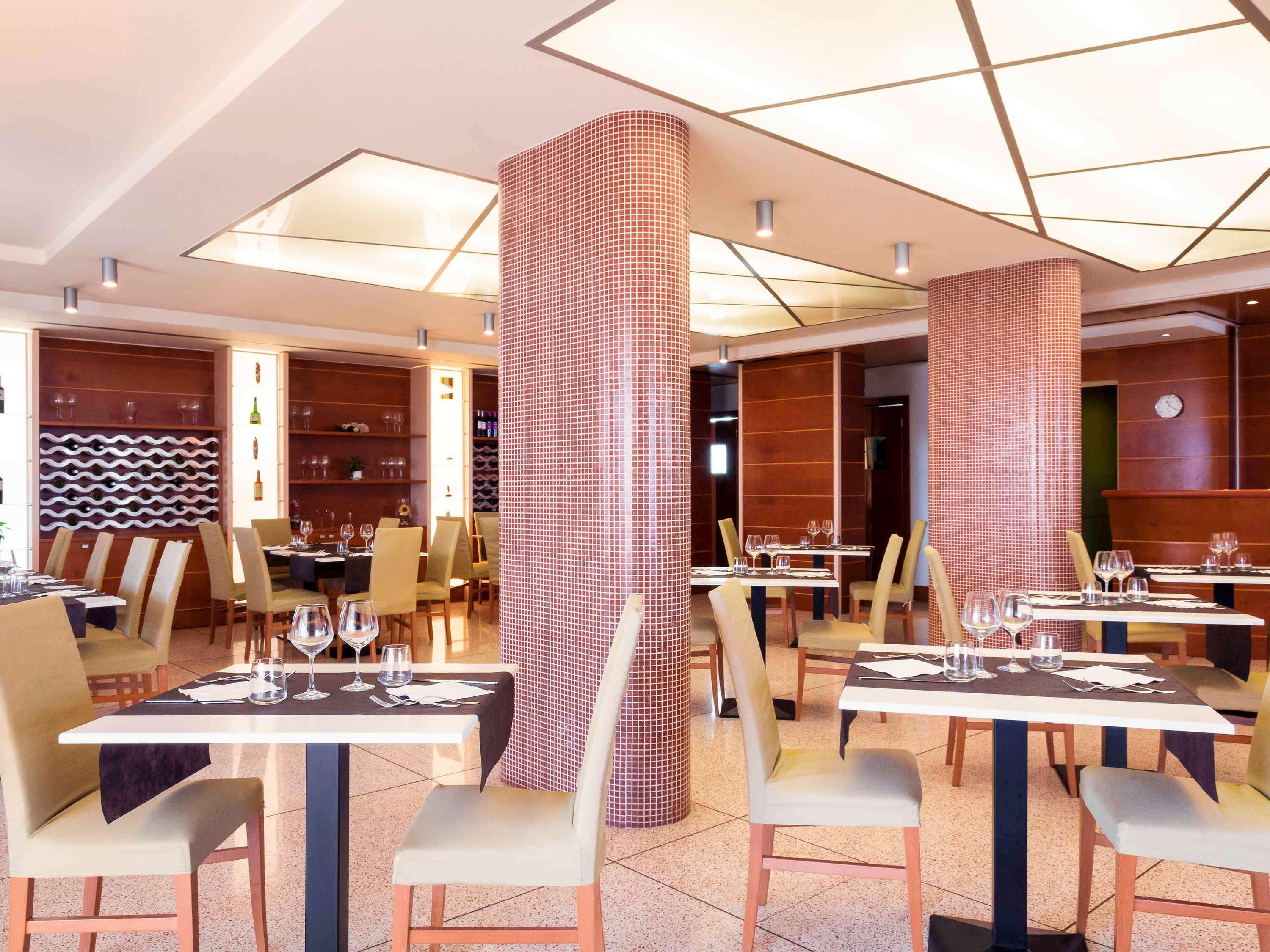 Ibis Styles Bari Giovinazzo Hotel Bagian luar foto