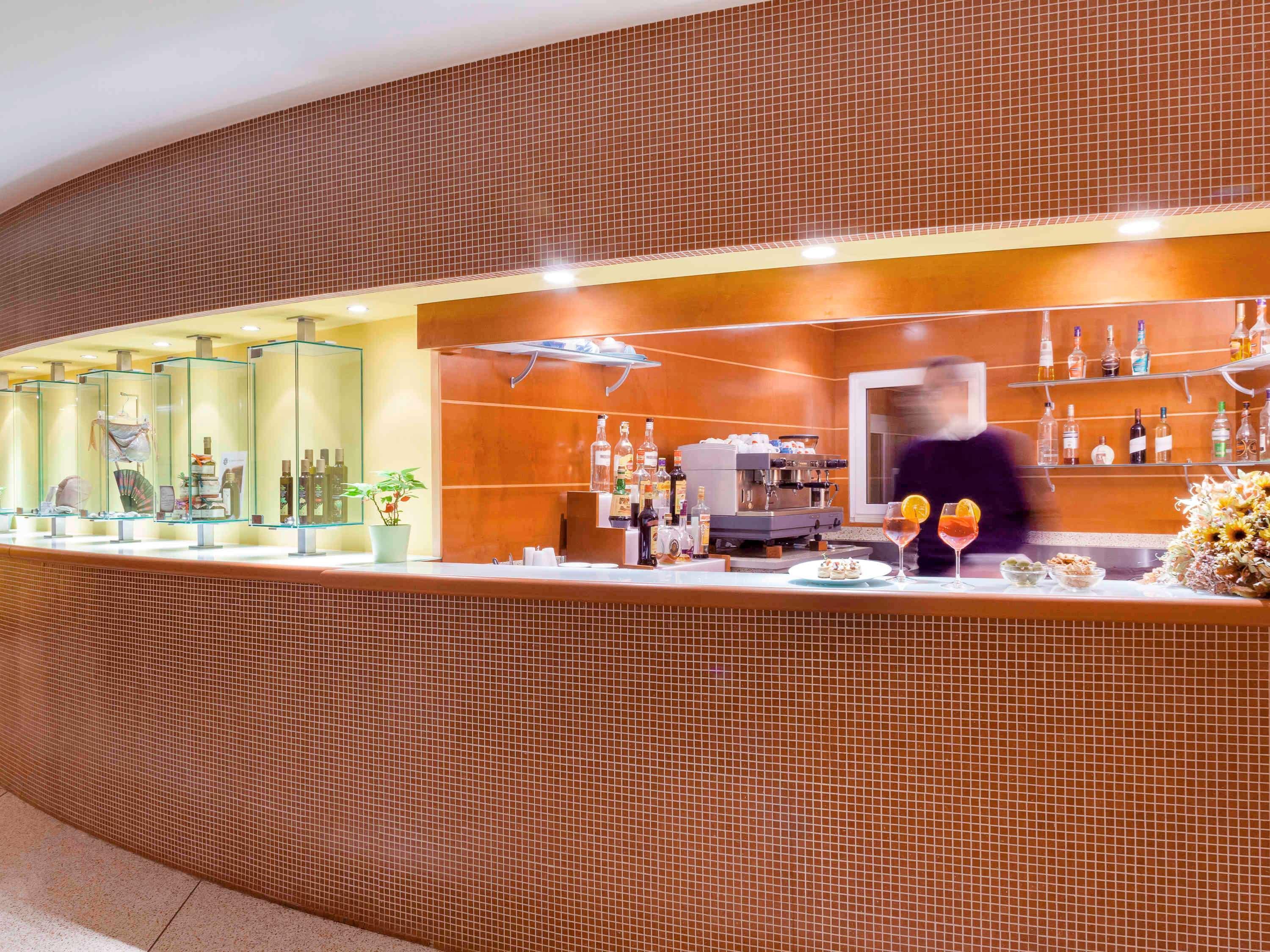 Ibis Styles Bari Giovinazzo Hotel Bagian luar foto