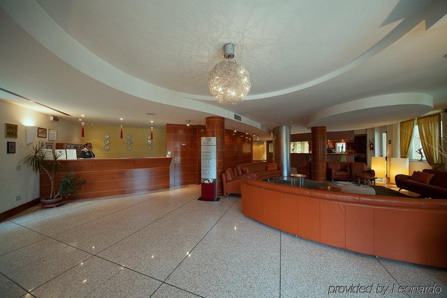 Ibis Styles Bari Giovinazzo Hotel Bagian luar foto
