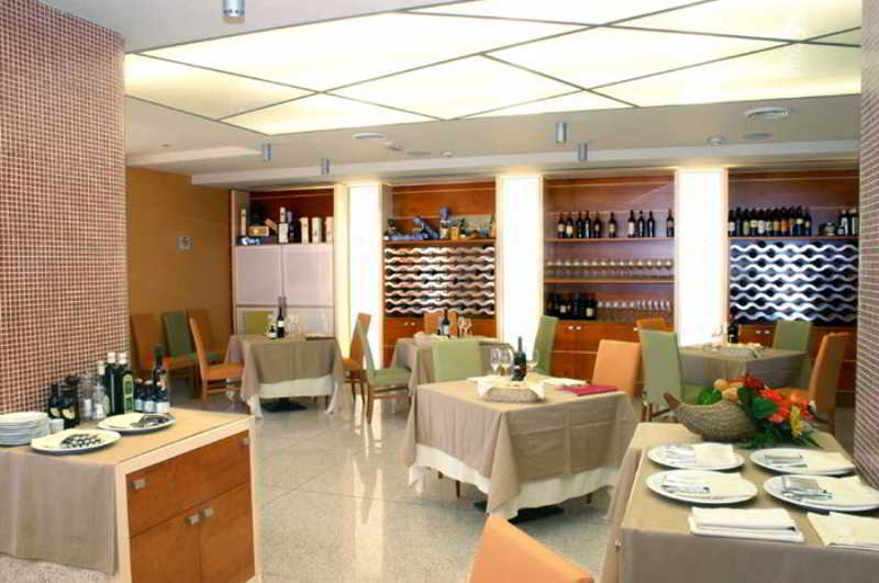 Ibis Styles Bari Giovinazzo Hotel Bagian luar foto