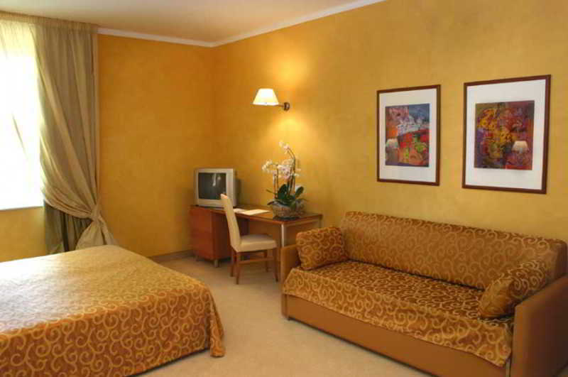 Ibis Styles Bari Giovinazzo Hotel Bagian luar foto
