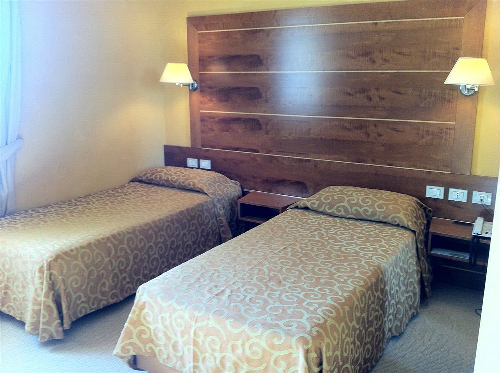 Ibis Styles Bari Giovinazzo Hotel Bagian luar foto