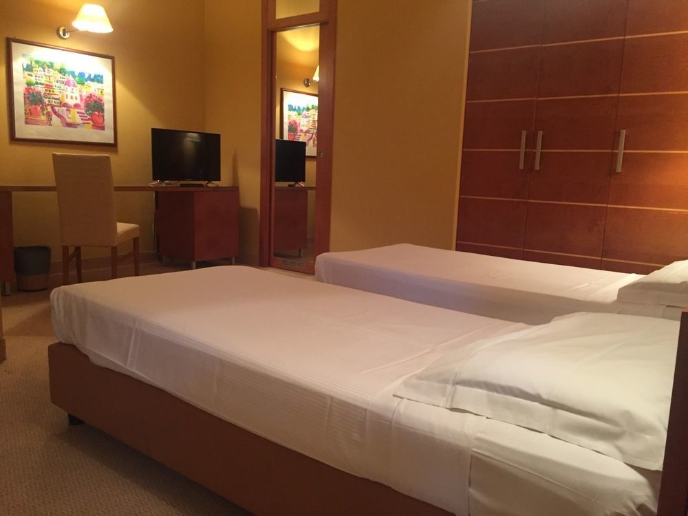 Ibis Styles Bari Giovinazzo Hotel Bagian luar foto