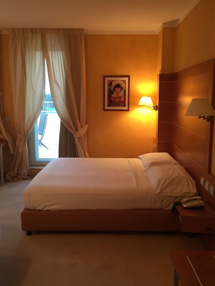 Ibis Styles Bari Giovinazzo Hotel Bagian luar foto