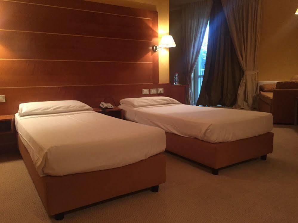 Ibis Styles Bari Giovinazzo Hotel Bagian luar foto
