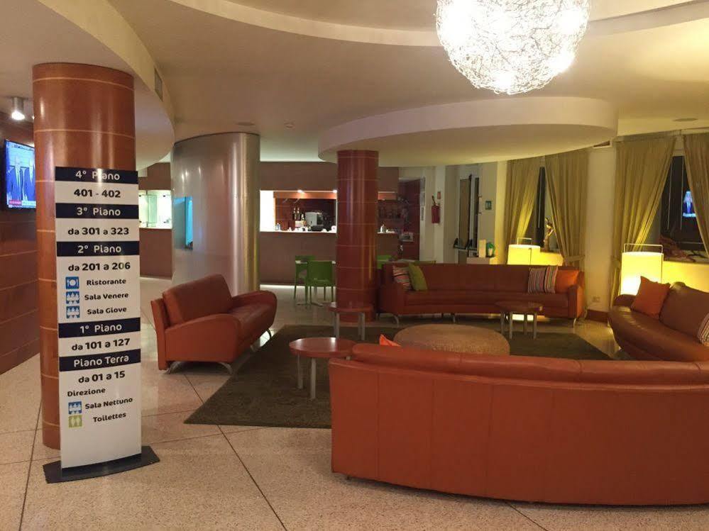 Ibis Styles Bari Giovinazzo Hotel Bagian luar foto